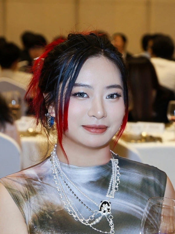  Mary Liu
