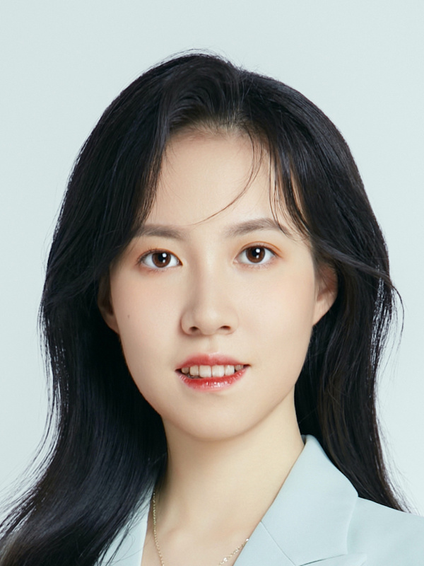 Ms Zhiying  Song 